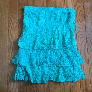 Green, strapless lace shirt